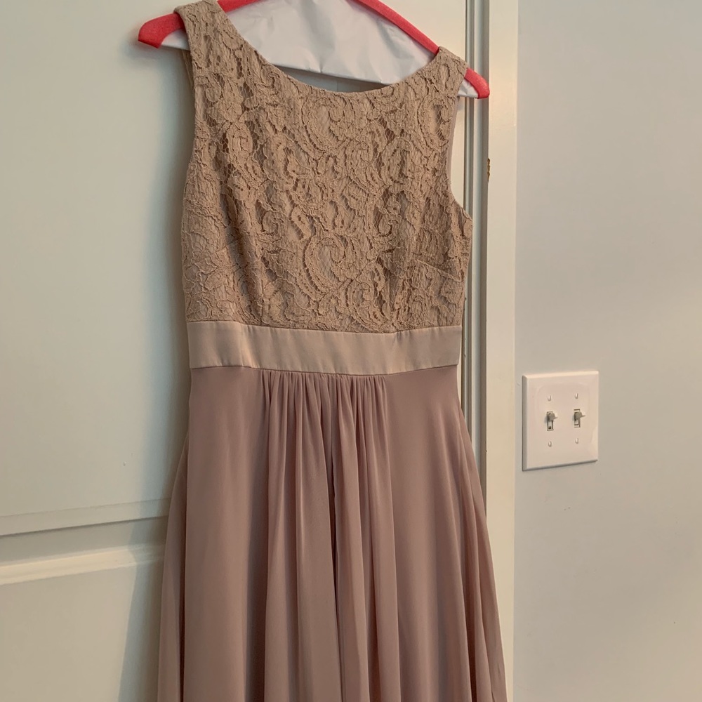 Beautiful dress! Very flattering. - Picture 3 of 4